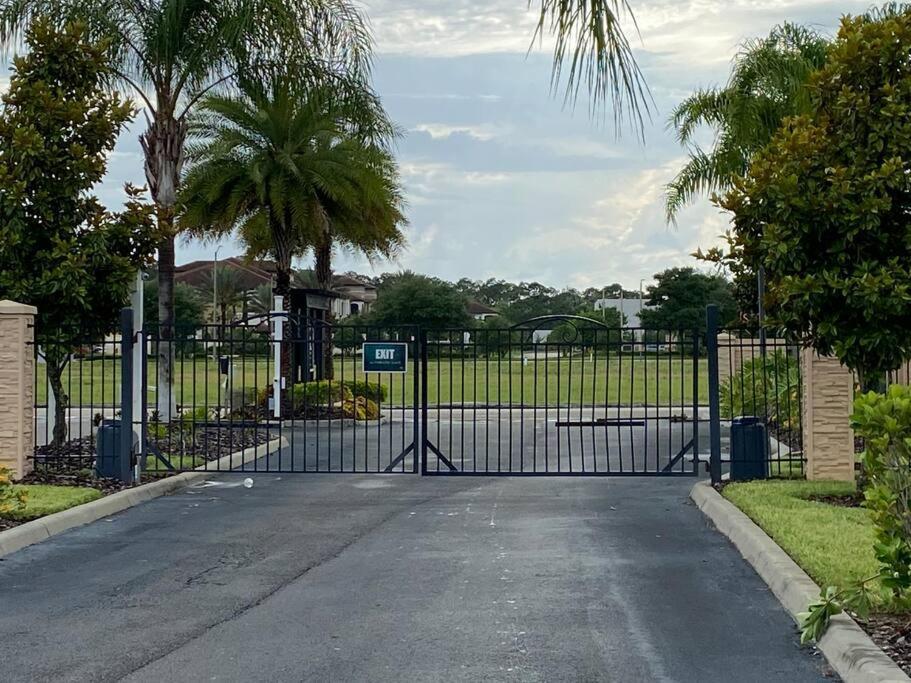Super Comfy And Spacious 3 Bedroom 10 Minutes From Disney, With Major Shopping 4 Minutes Away Kissimmee Bagian luar foto