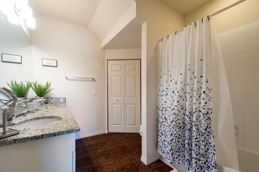 Super Comfy And Spacious 3 Bedroom 10 Minutes From Disney, With Major Shopping 4 Minutes Away Kissimmee Bagian luar foto